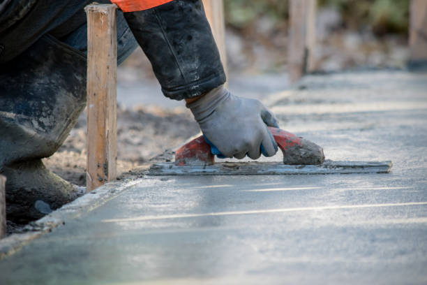 Best Concrete Driveway Installation  in Muskegon Heights, MI